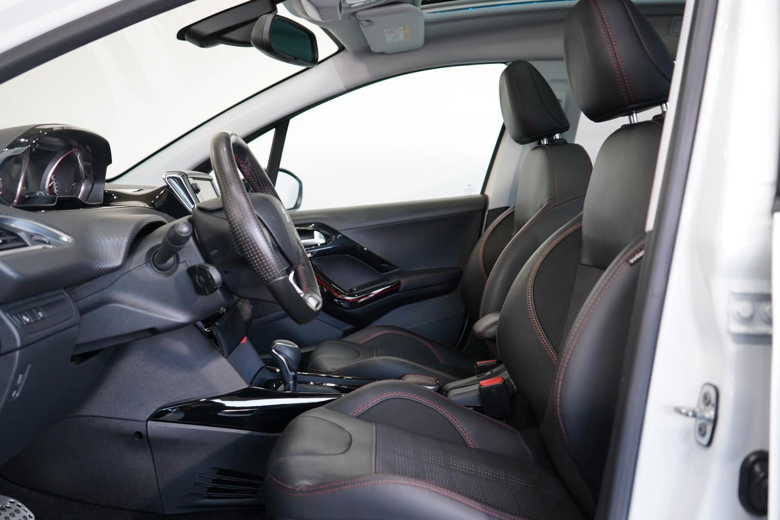 Peugeot 2008 Allure GT-LINE*Pano*Navi*Kam*18 Z.*Automat.