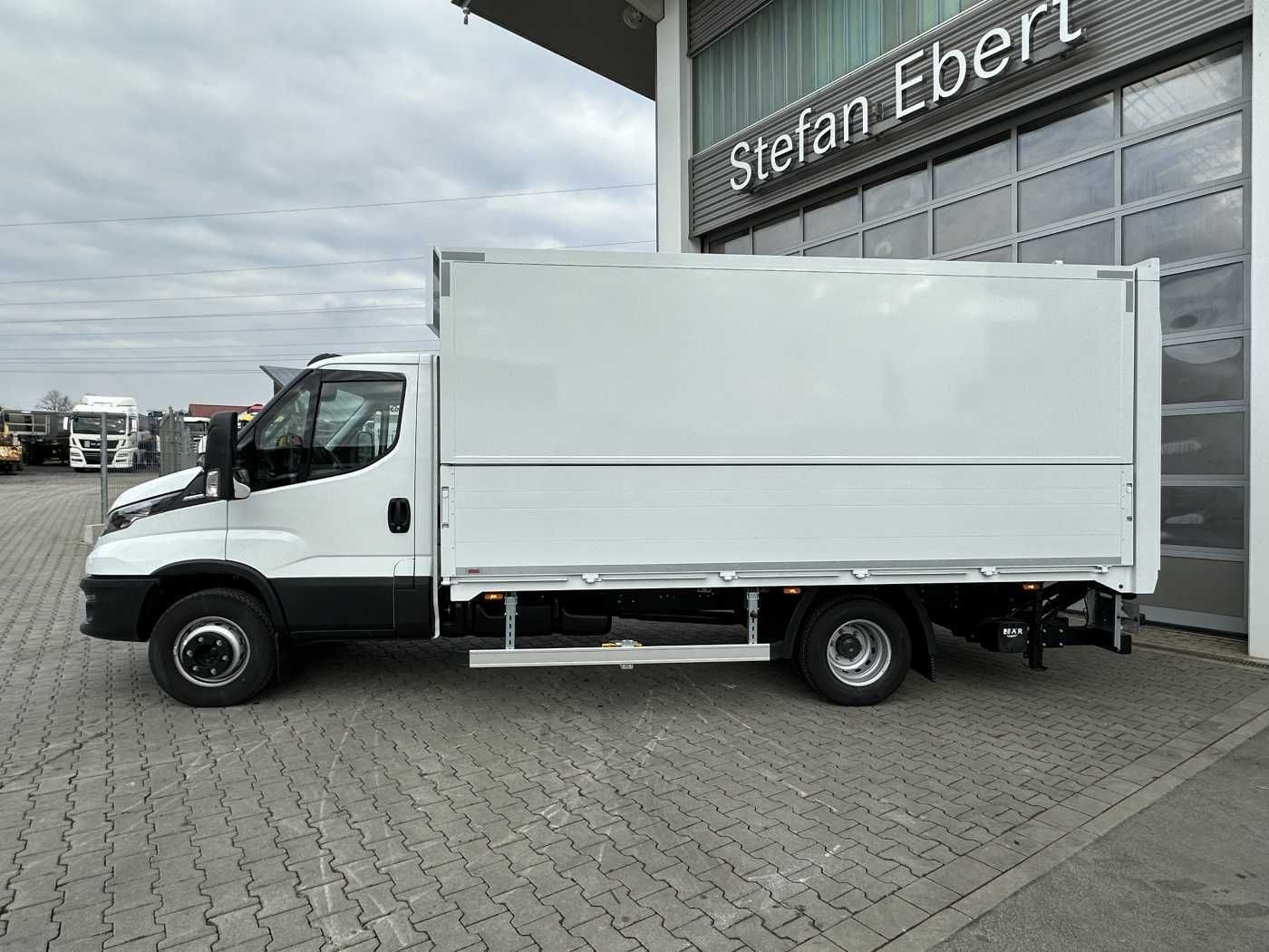 Fahrzeugabbildung Iveco Daily 70C18 HA8 *LBW*Schwenkwandkoffer*