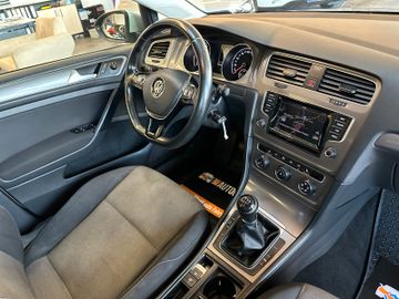 Volkswagen Golf VII Variant Trendline BMT *Navi*