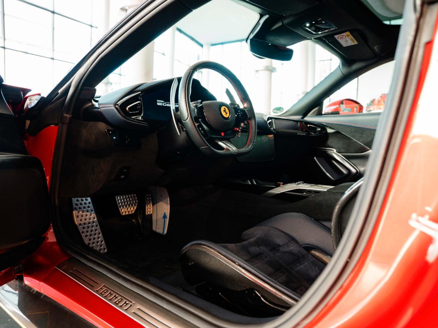 Ferrari 12Cilindri Panoramadach*Lift*HiFi-Burmester