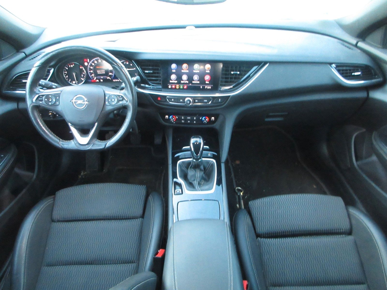 Fahrzeugabbildung Opel Insignia B ST  1.5D ELEG. LED/NAVI/SHZ/LHZ/PANO