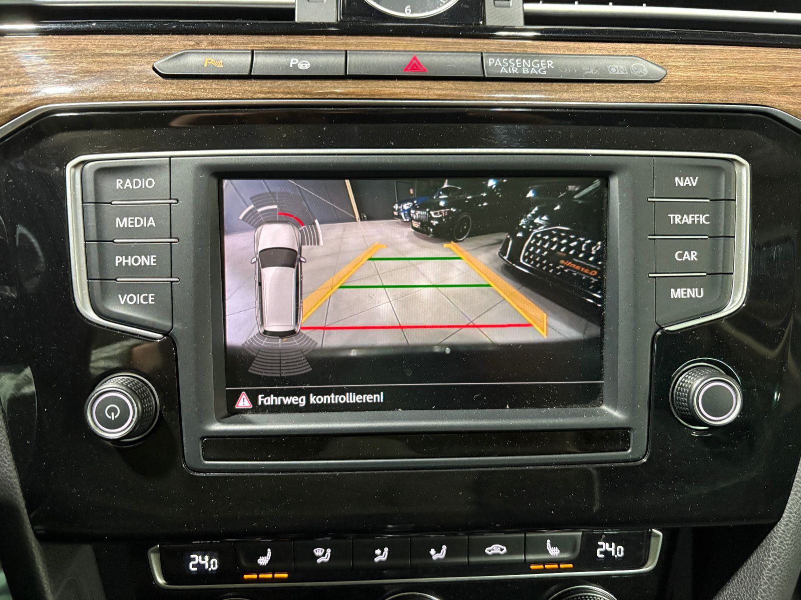 Fahrzeugabbildung Volkswagen Passat Variant Highline BMT/KAMERA/NAVI/SHZ/ACC/