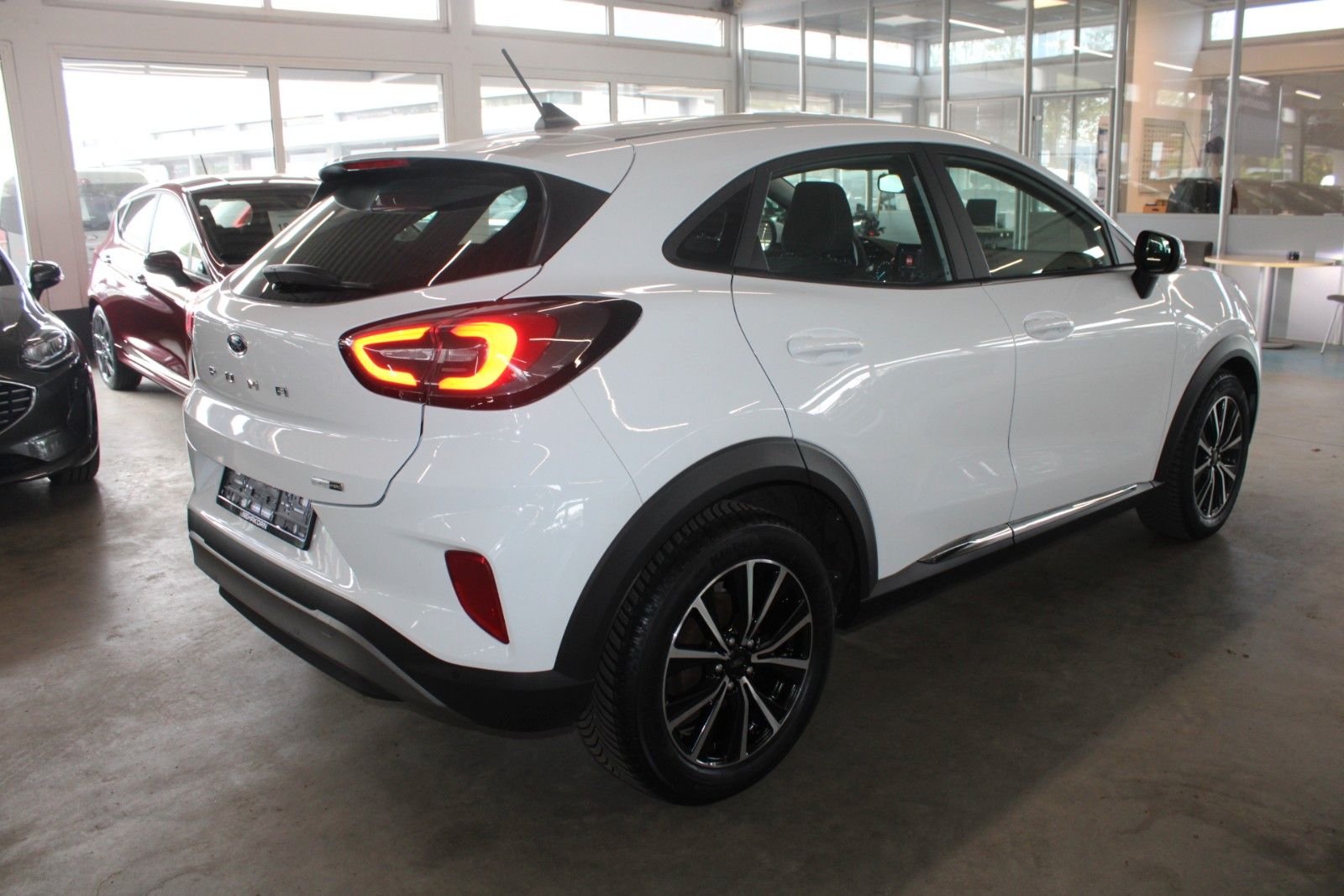 Fahrzeugabbildung Ford Puma MHEV Titanium LED Sicherheits + Winter Pak.