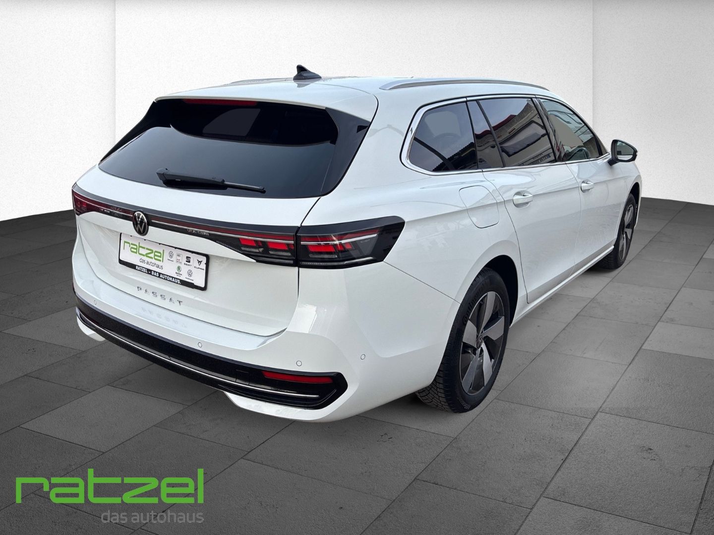 Fahrzeugabbildung Volkswagen Passat ELEGANCE 2.0 TDI Standh.+AHK+Businesspake