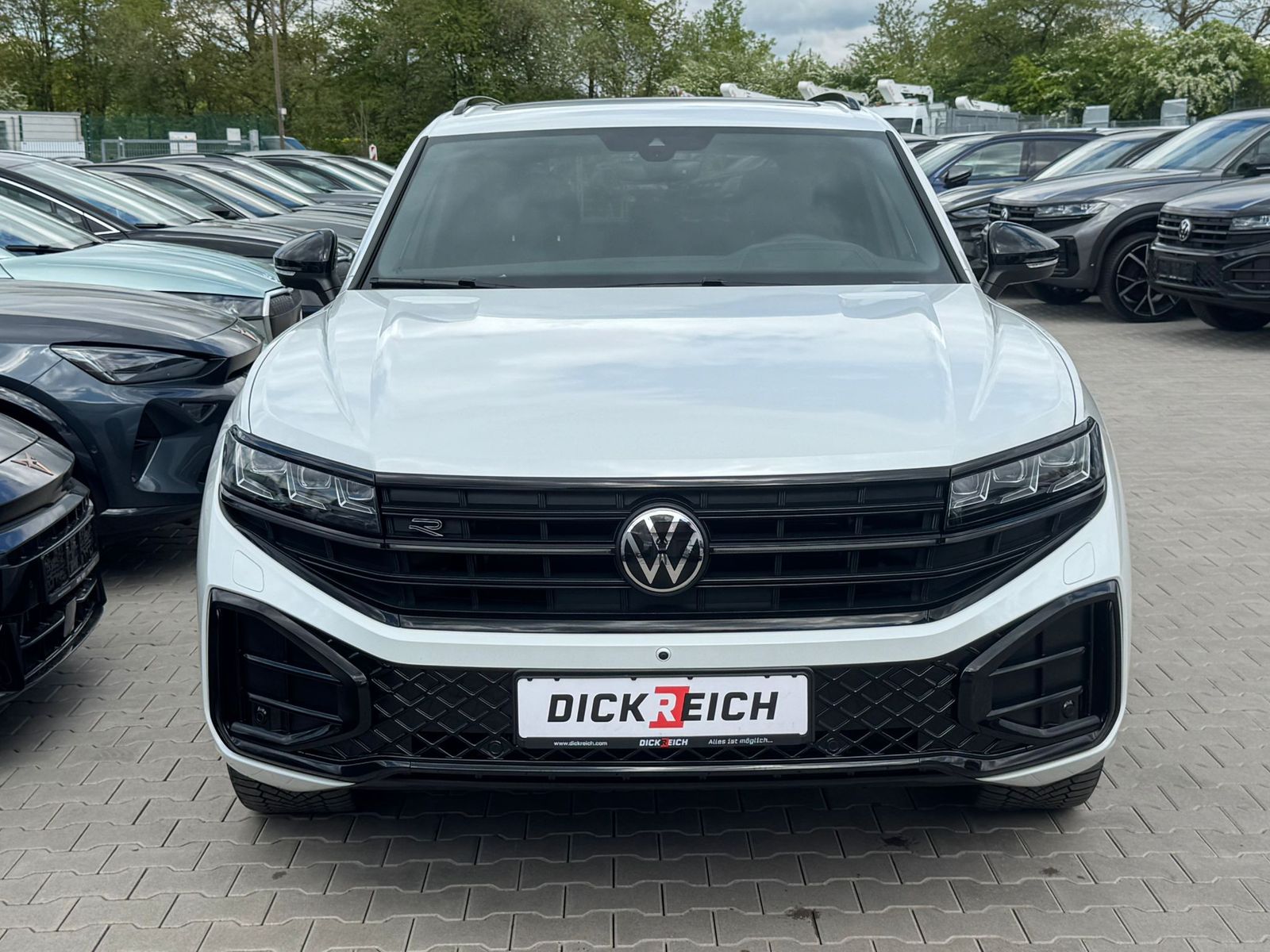 Fahrzeugabbildung Volkswagen Touareg 3.0TDI 4M R-Line VOLL Black 22" UPE 114T