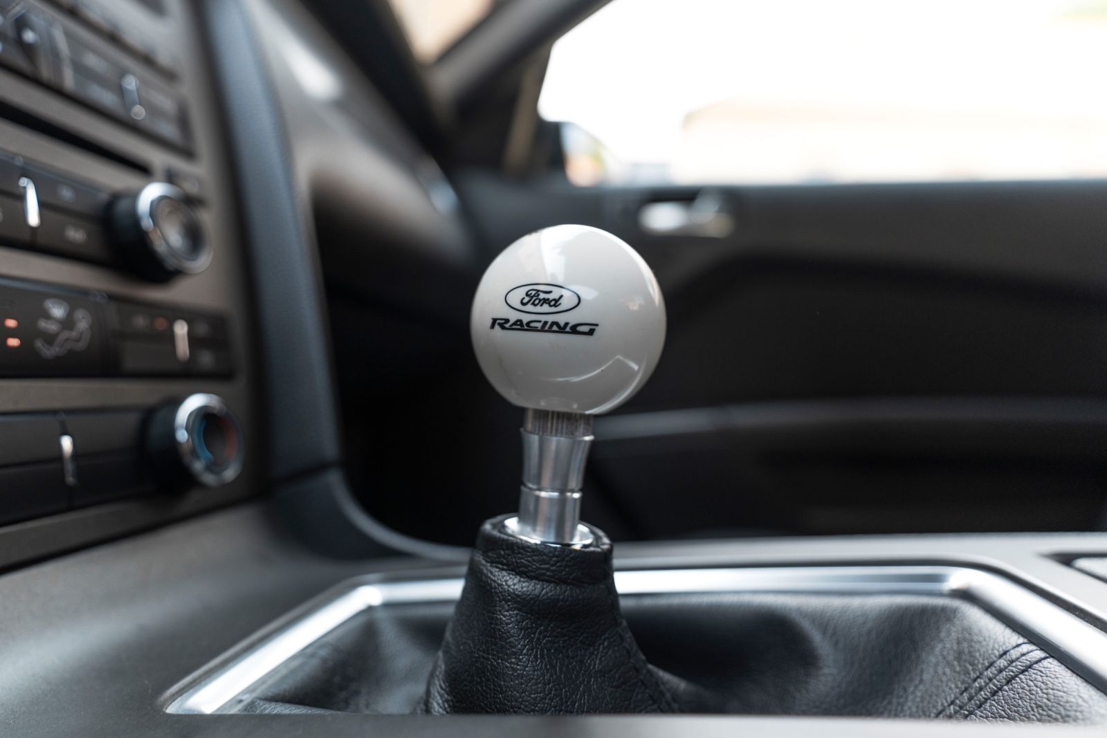 Fahrzeugabbildung Ford Mustang BOSS 302 5.0L FORD RACING ALCANTARA