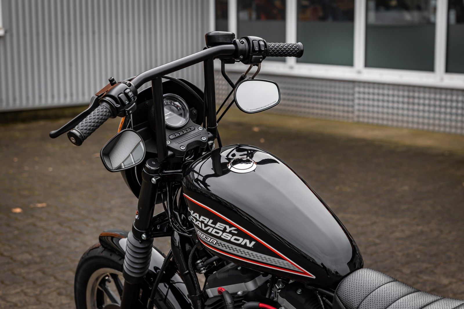 Fahrzeugabbildung Harley-Davidson Sportster XL883R Roadster - MILLER ABGASANLAGE -