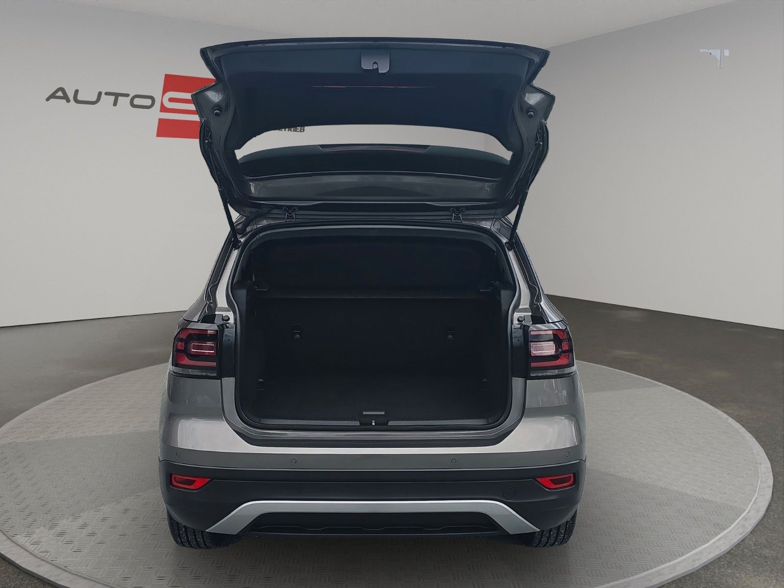 Fahrzeugabbildung Volkswagen T-Cross United NAVI SHZ PDC APP-CONNECT