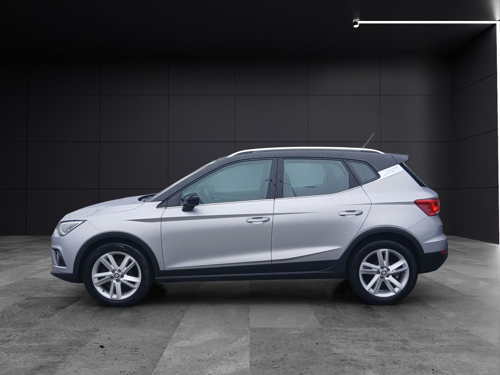 Fahrzeugabbildung SEAT Arona TSI FR-Line DSG LED Navi ACC Park-Assist S