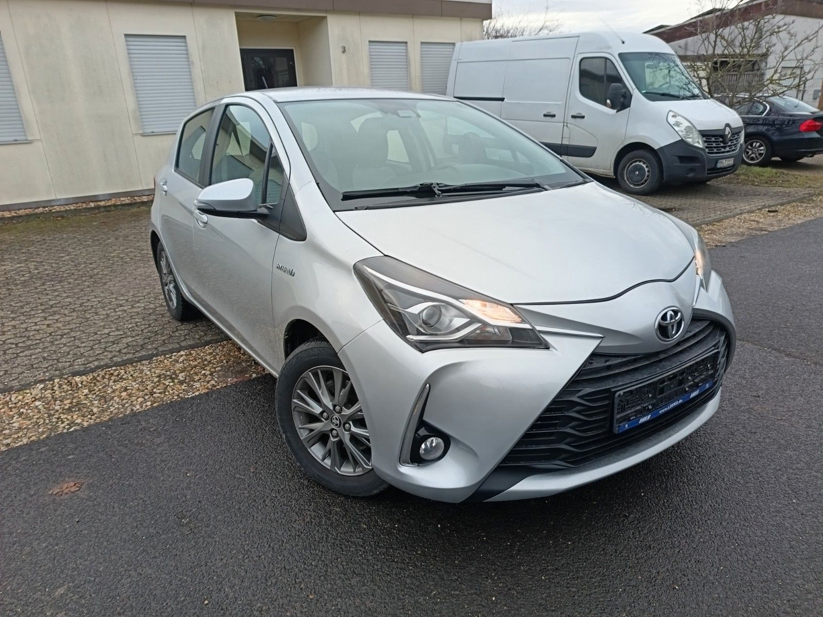 TOYOTA Yaris