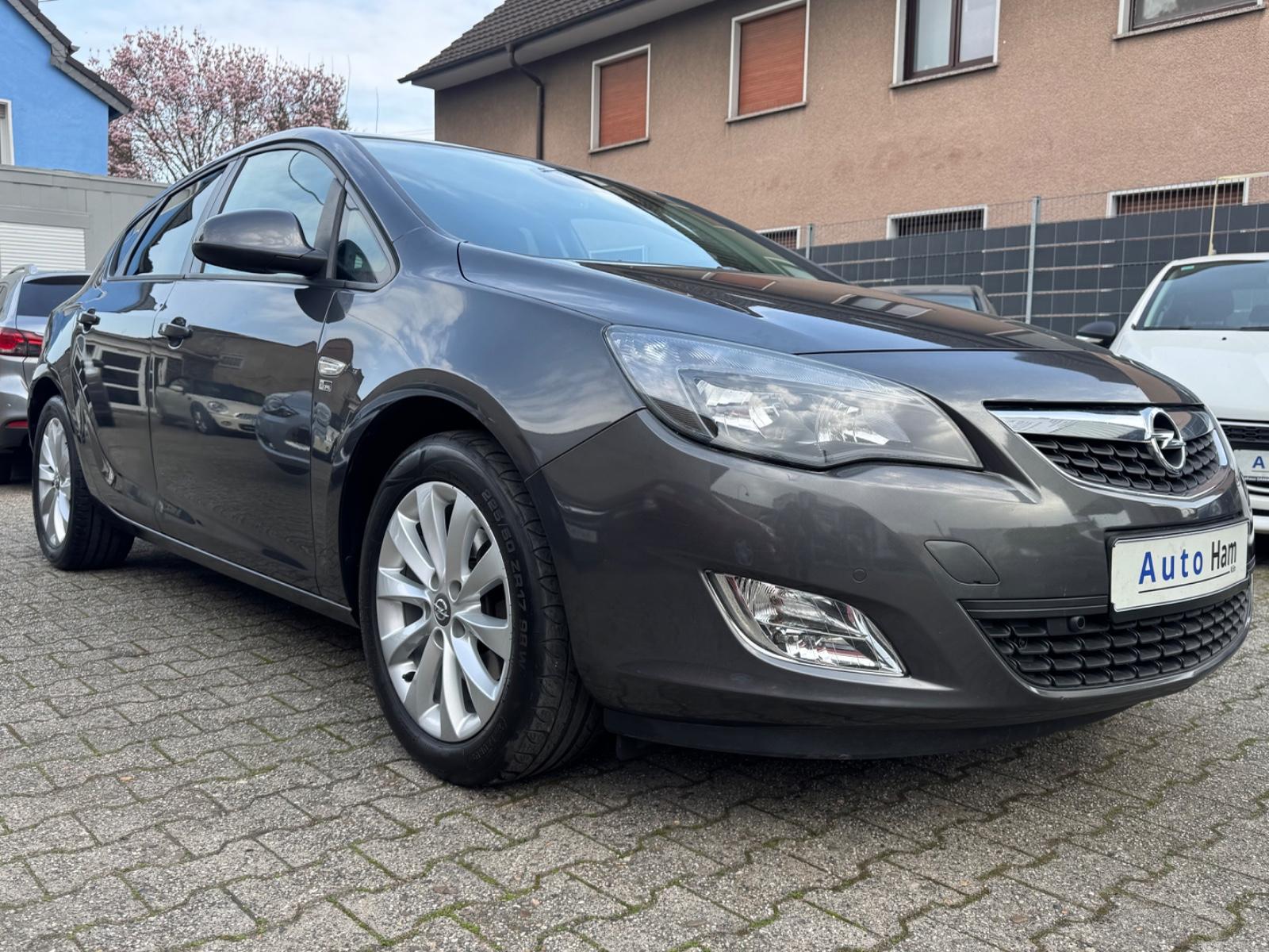 Opel Astra J Lim. 5-trg. *Scheckheft*Euro5*Garantie*