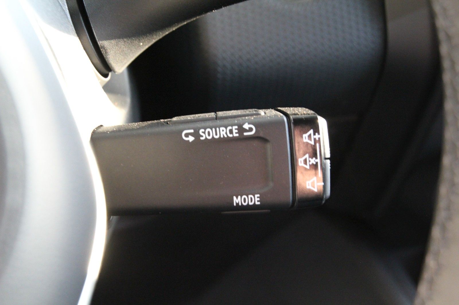 Fahrzeugabbildung Mitsubishi Colt Edition LED*DAB*SHZ*KAMERA
