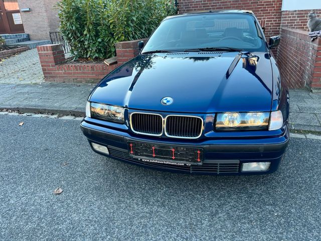 BMW Cabrio E36 318i, mauritiusblau