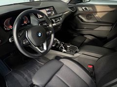 Fahrzeugabbildung BMW 218i Gran Coupé -- Lenkrad heizb/Glasdach/Kamera