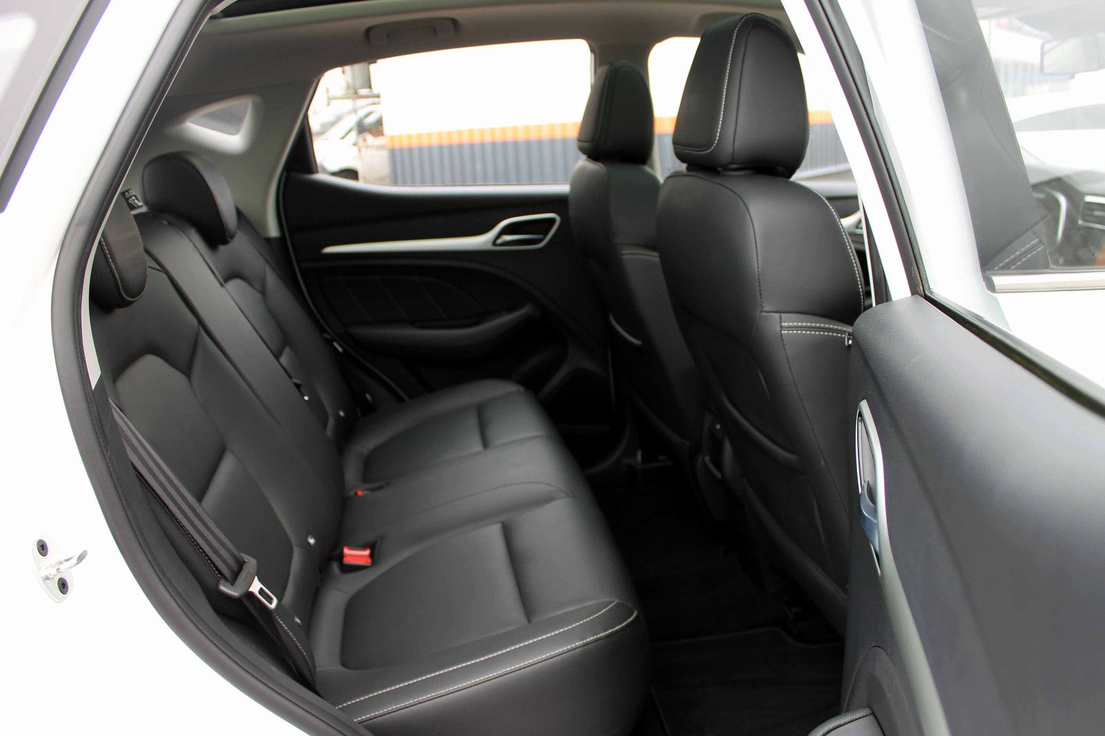 Fahrzeugabbildung MG ZS EV Luxury 5D ACC PANO NAV CarPlay BT SHZ KAM