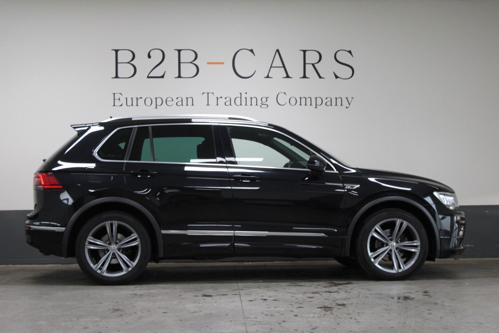 Volkswagen Tiguan 1.5 TSI DSG R-Line | LED | AHK imagem 3