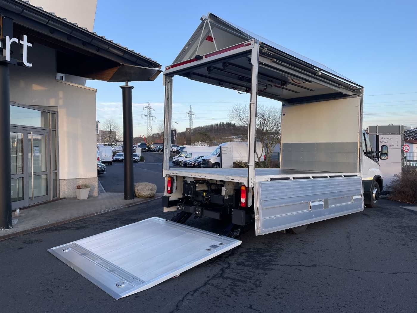 Fahrzeugabbildung Iveco Daily 70C18 HA8 *LBW*Schwenkwandkoffer*