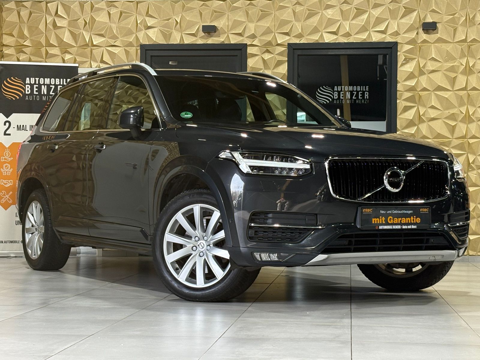 Fahrzeugabbildung Volvo XC90 Momentum AWD/NAVI/KAMERA/APPLE/KLIMA/SHZ