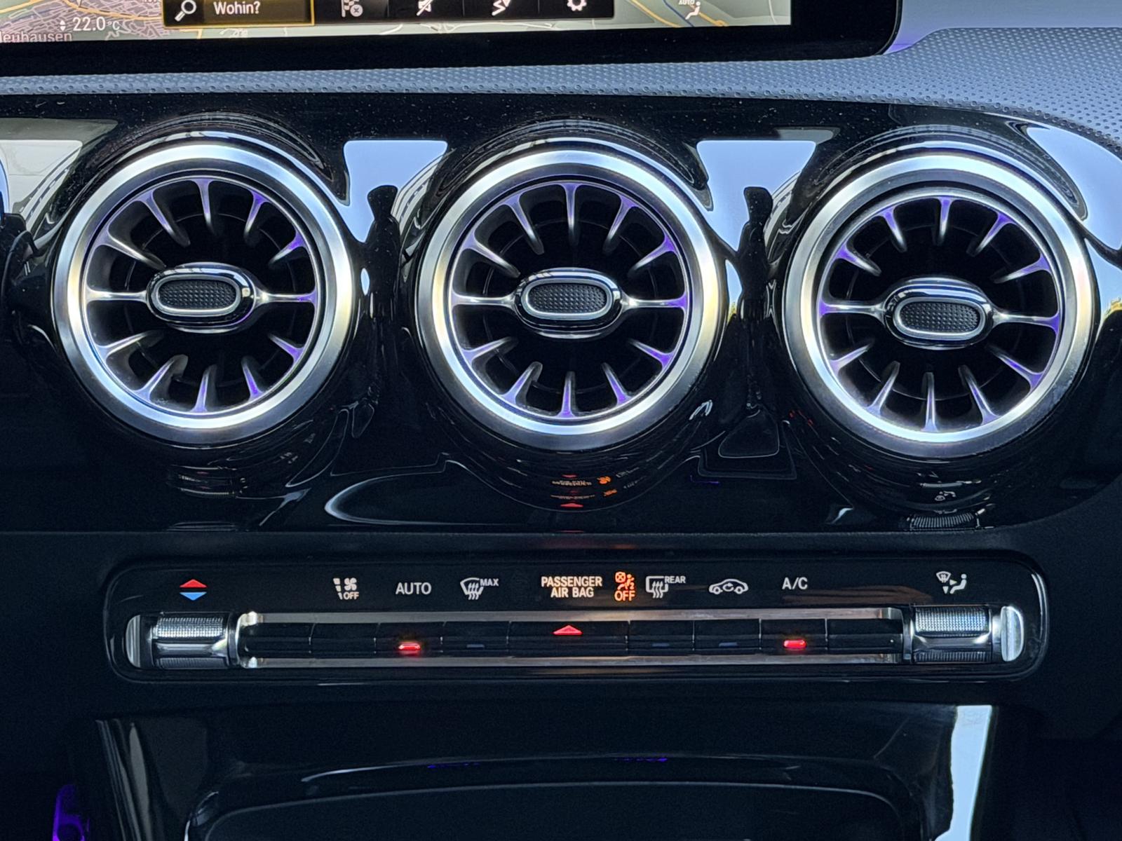 Mercedes-Benz A-Class AMG Night LED Distronic Kamera Ambiente-Be, миниатюра 19