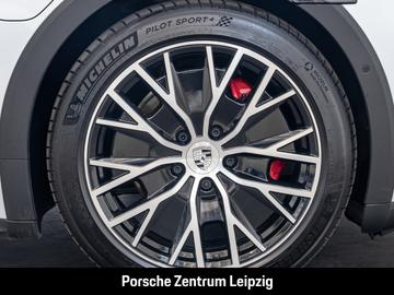صورة 10 لـ 2024 Porsche TAYCAN