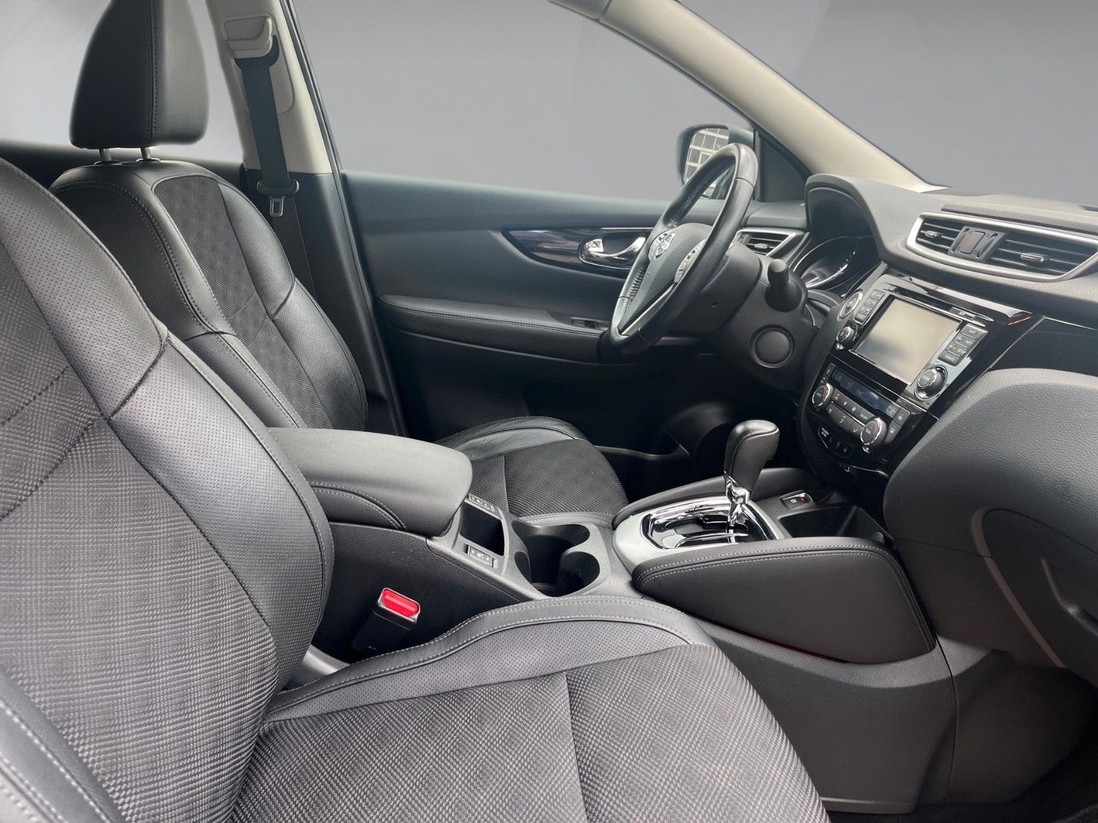 Nissan Qashqai 1.6 dCi Xtronic TEKNA – Bild 9