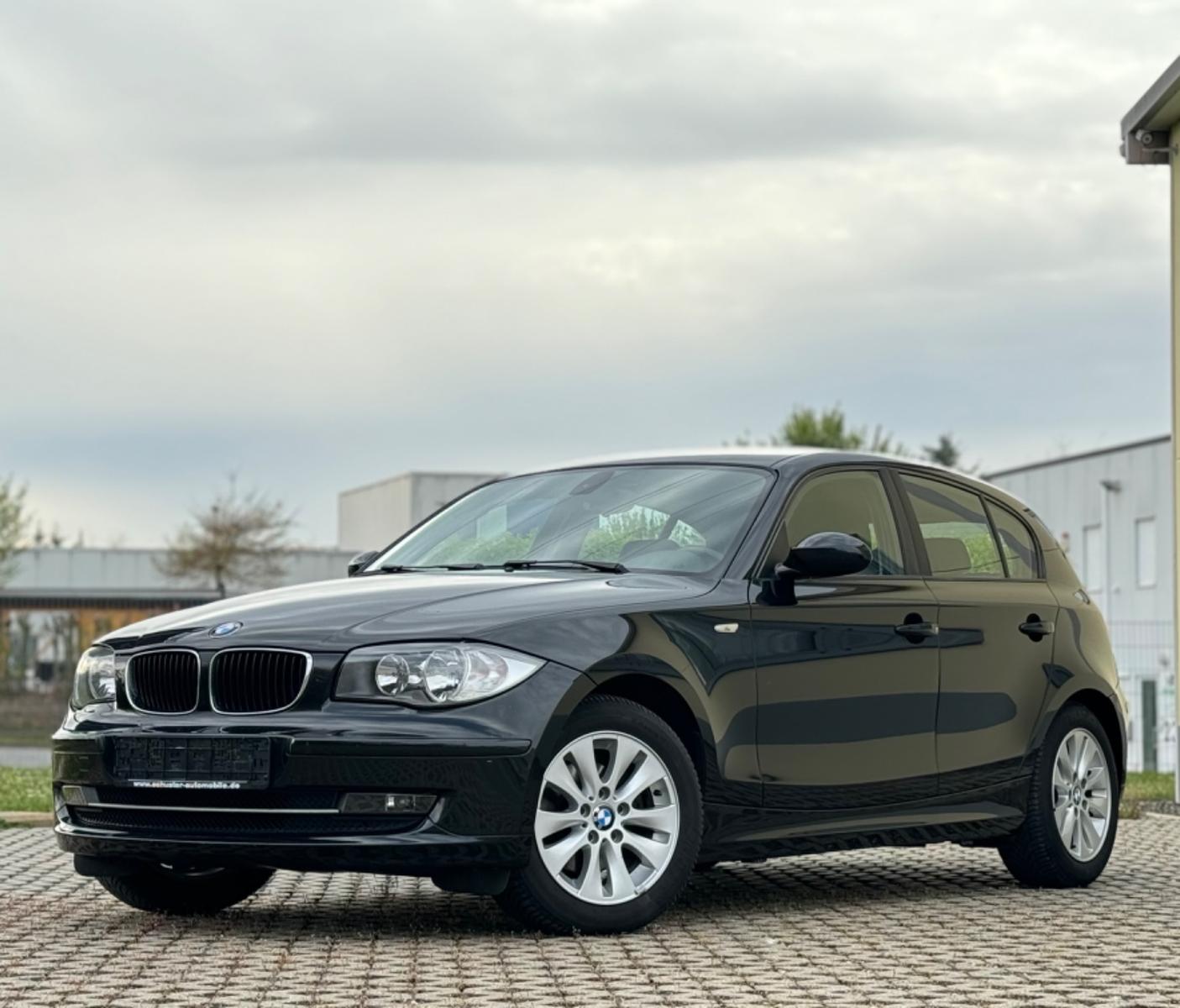 BMW 118 1 Limousine 118i*KLIMAAUT*PDC*TEMP* TÜV NEU*