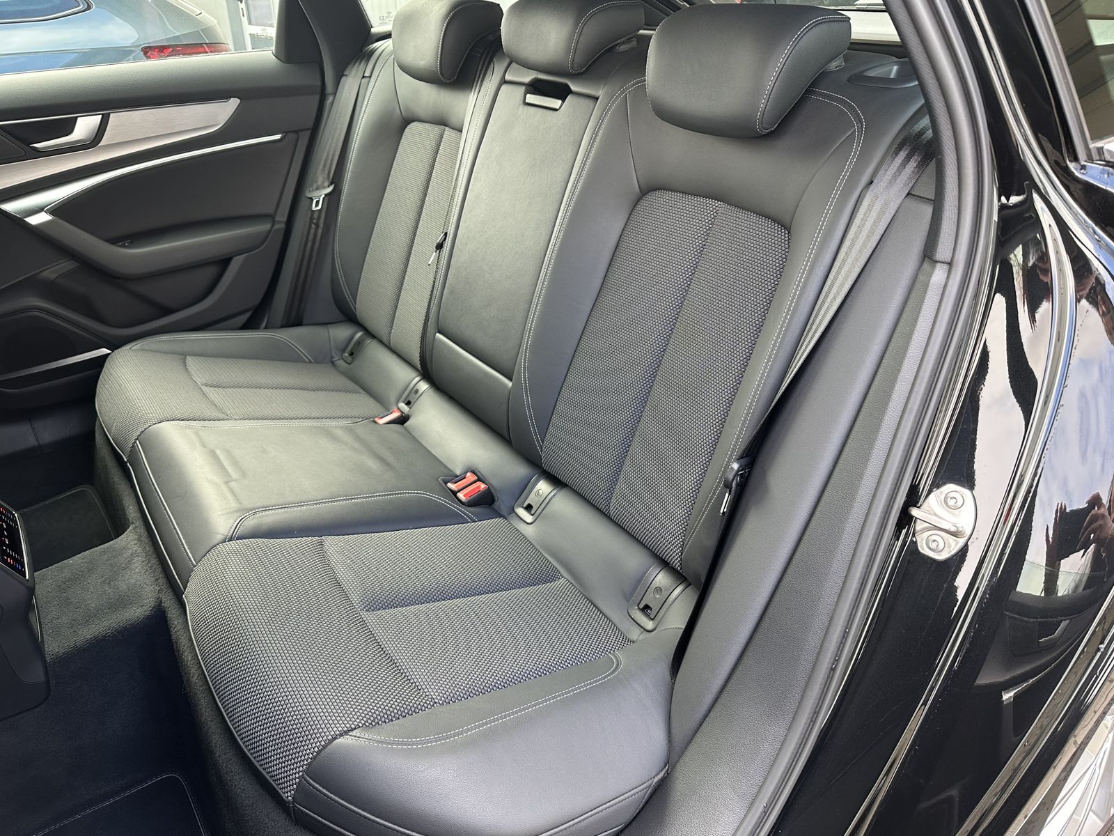 Fahrzeugabbildung Audi A6 Avant 40 TDI S-Line NAV+LED+ACC+KAM+B&O+19ZO