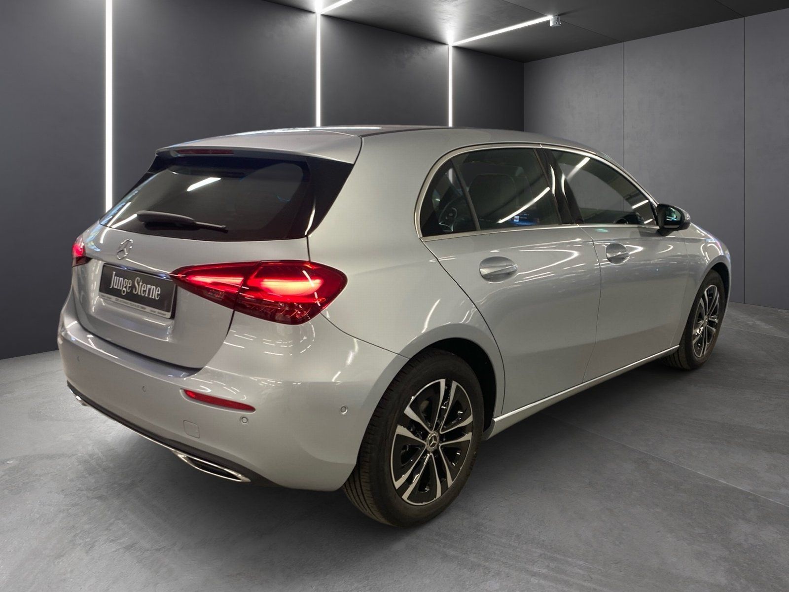 Fahrzeugabbildung Mercedes-Benz A 180 Progressive *LED*Kamera*CarPlay*SHZ*MBUX*