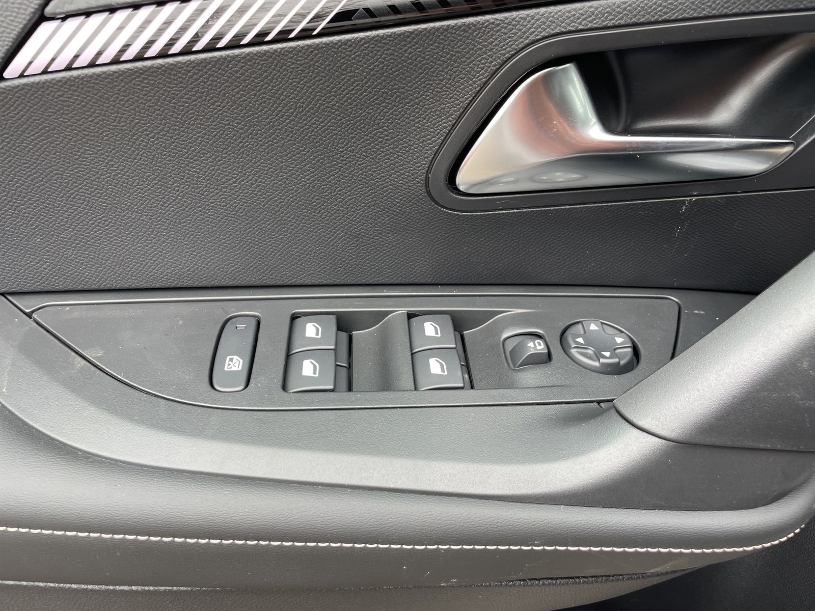 Peugeot 2008 - Bild 11