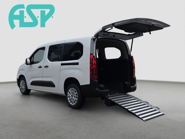 Fahrzeugabbildung Fiat Doblò Kombi L2 XL Länge 2 Rollstuhlrampe