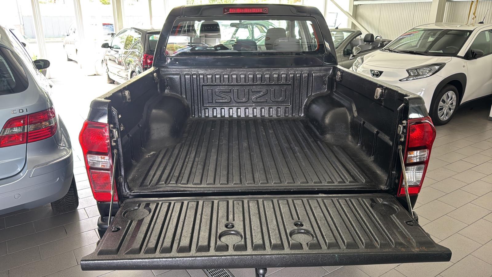 Isuzu D-Max 2.5 TD 136ch 4x4 - 1ère main - Climatisation - Attelage -  Blocage de différentiel