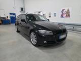 BMW E91 320i - BMW 320: 320i E91