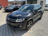 Volkswagen Tiguan Sport & Style 4Motion*Bi-Xenon*Leder*Navi - Volkswagen Tiguan aus 2012 mit Diesel-Antrieb