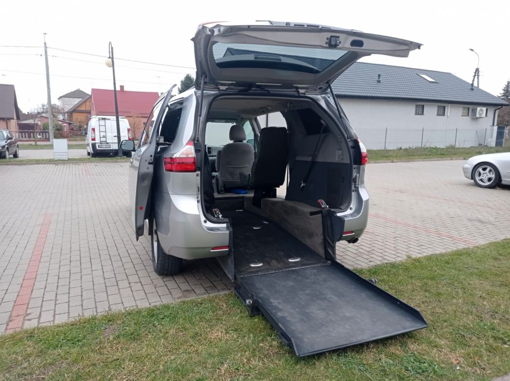 Toyota Sienna