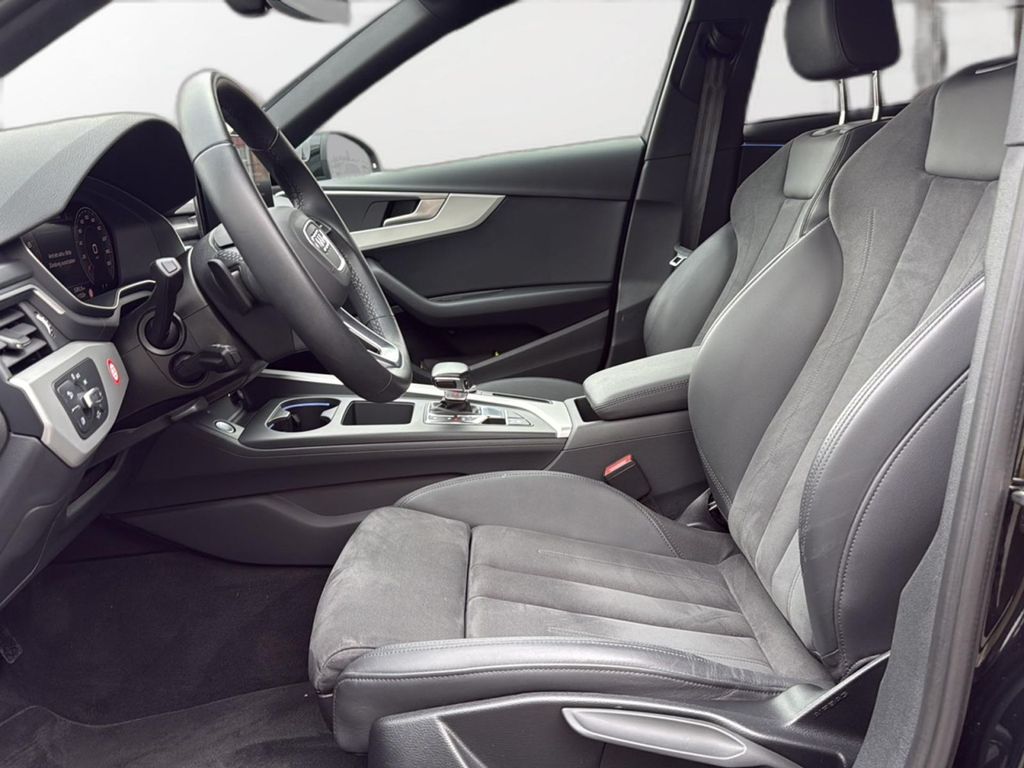 AUDI A4 2024