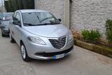 Lancia Ypsilon 0.9 TwinAir 85 CV 5 porte Metano  - graue Lancia Ypsilon