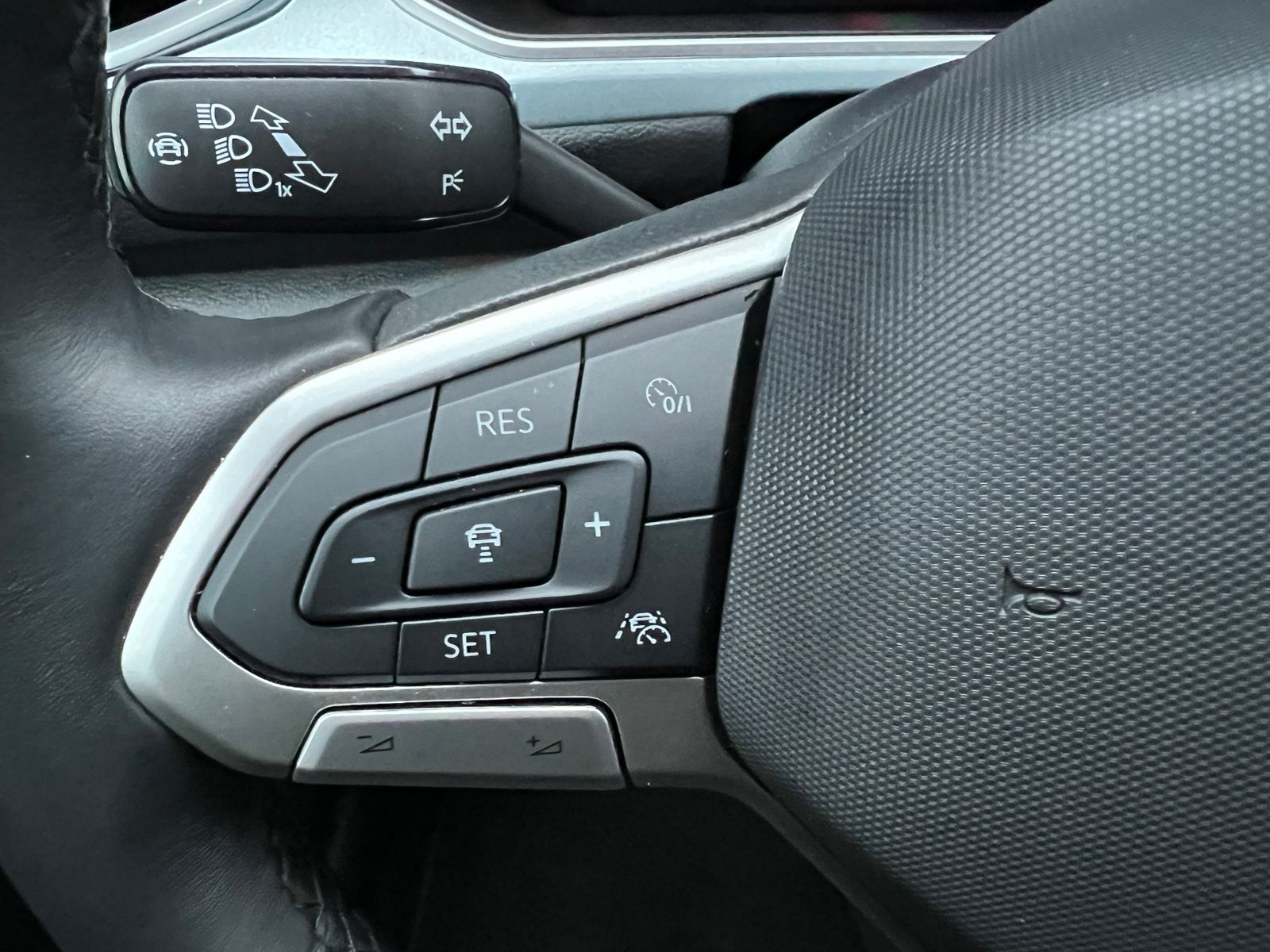 Fahrzeugabbildung Volkswagen T-Roc GOAL 2.0 TDI DSG *AHK, LED, PlusPaket, 18"