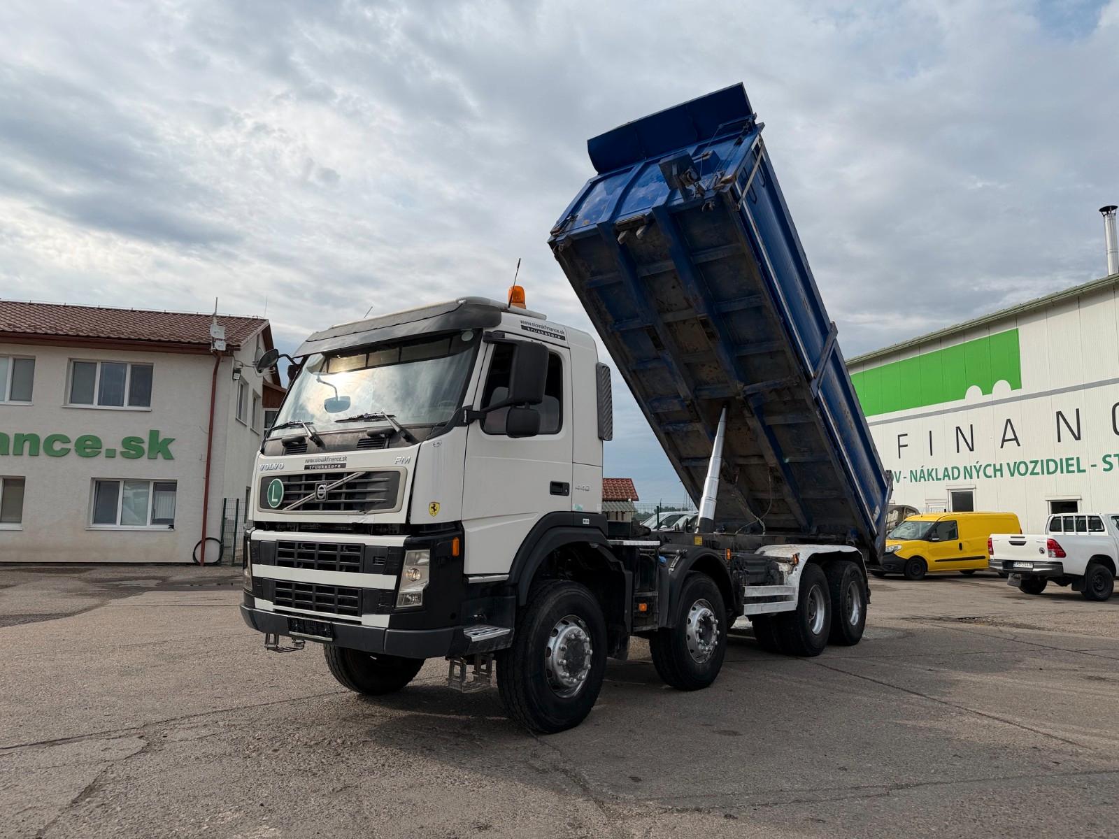 Volvo FM 440 86R 8x6 threesided kipper 18m3 vin 257