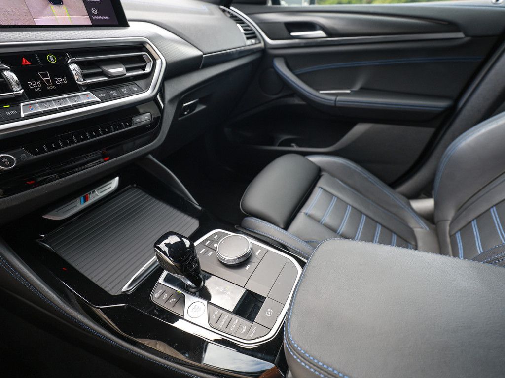 BMW X4 40d xDrive FACEL. HUD 360° LASER LED STANDHZ foto 22