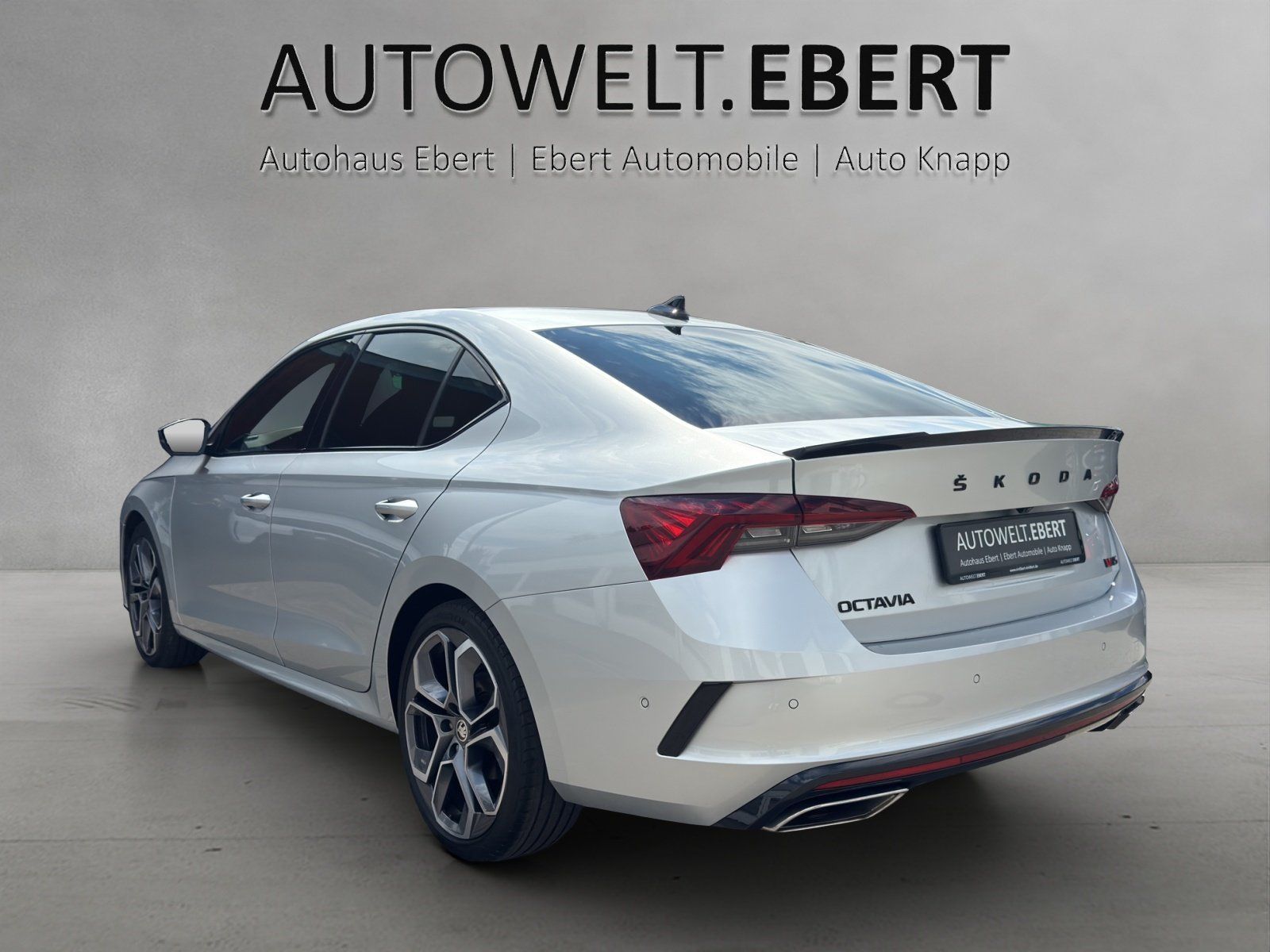 Fahrzeugabbildung SKODA Octavia 2.0 TDI DSG RS 4x4/AHK/KAMERA/ACC/SHZ/