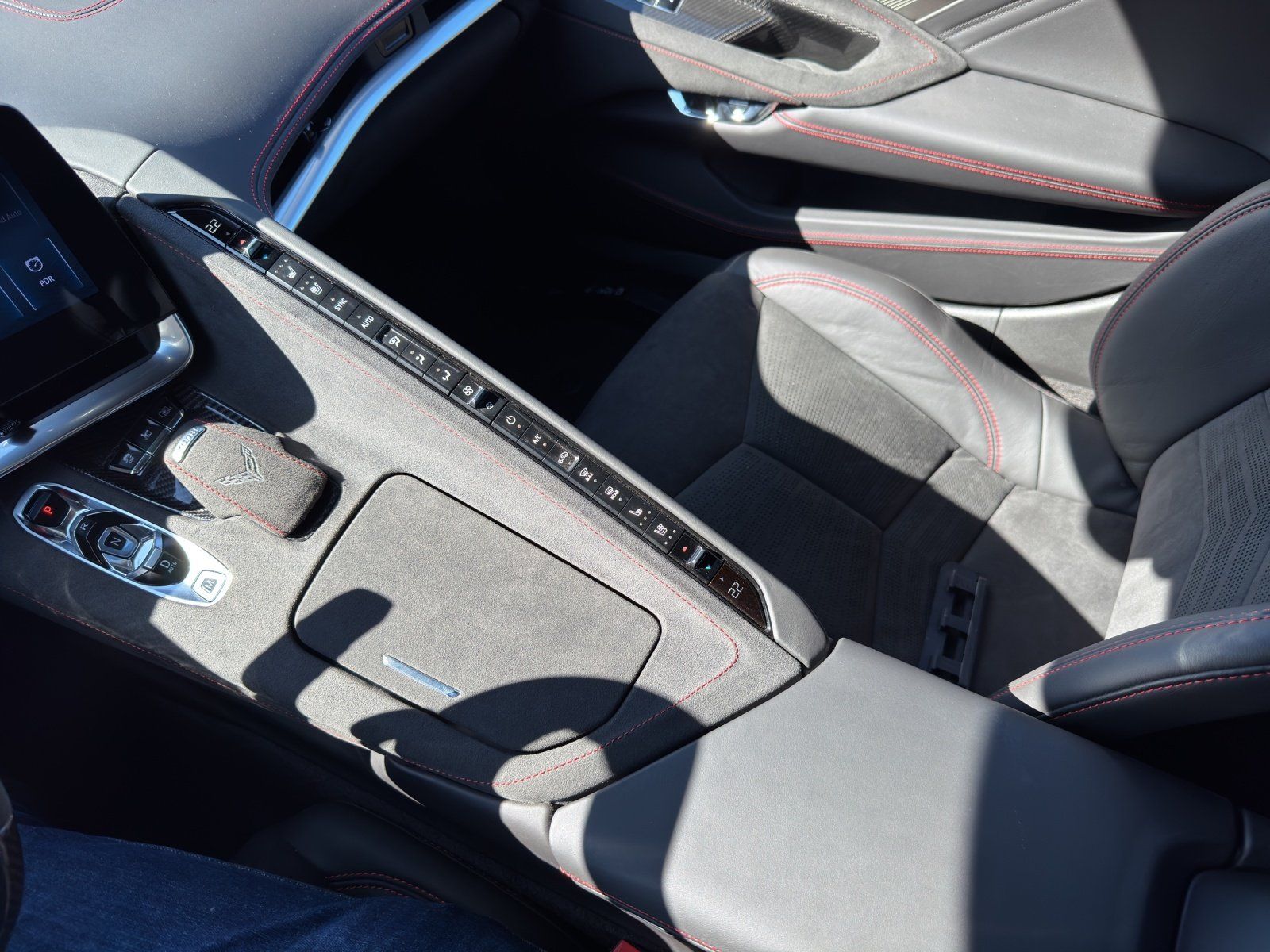 Fahrzeugabbildung Corvette C8 E-Ray 6.2 V8 3LT TRANSPARENT ROOF/FRONT LIFT