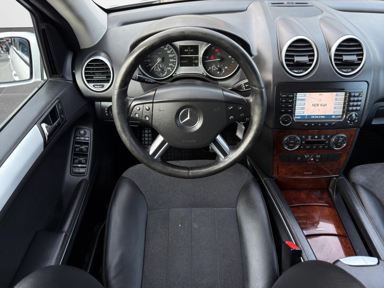 Mercedes-Benz ML 320 CDI NAVI*XENON*PDC*MEMORY*TEMPOMAT*AHK*!