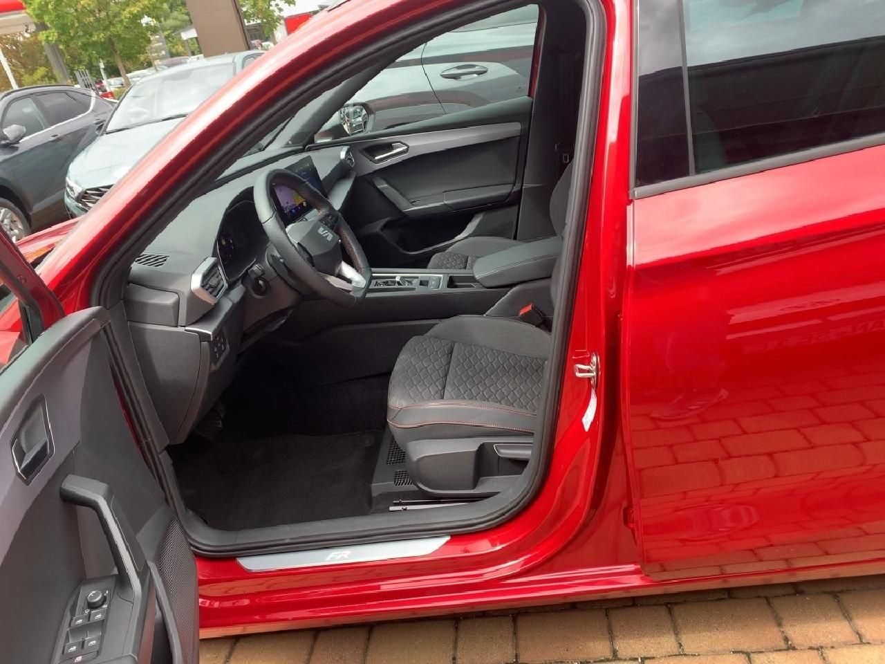 Fahrzeugabbildung SEAT Leon Sportstourer FR + Panorama Schiebedach*