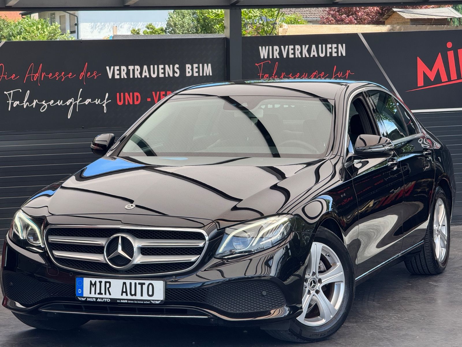 MERCEDES-BENZ E220d Limousine