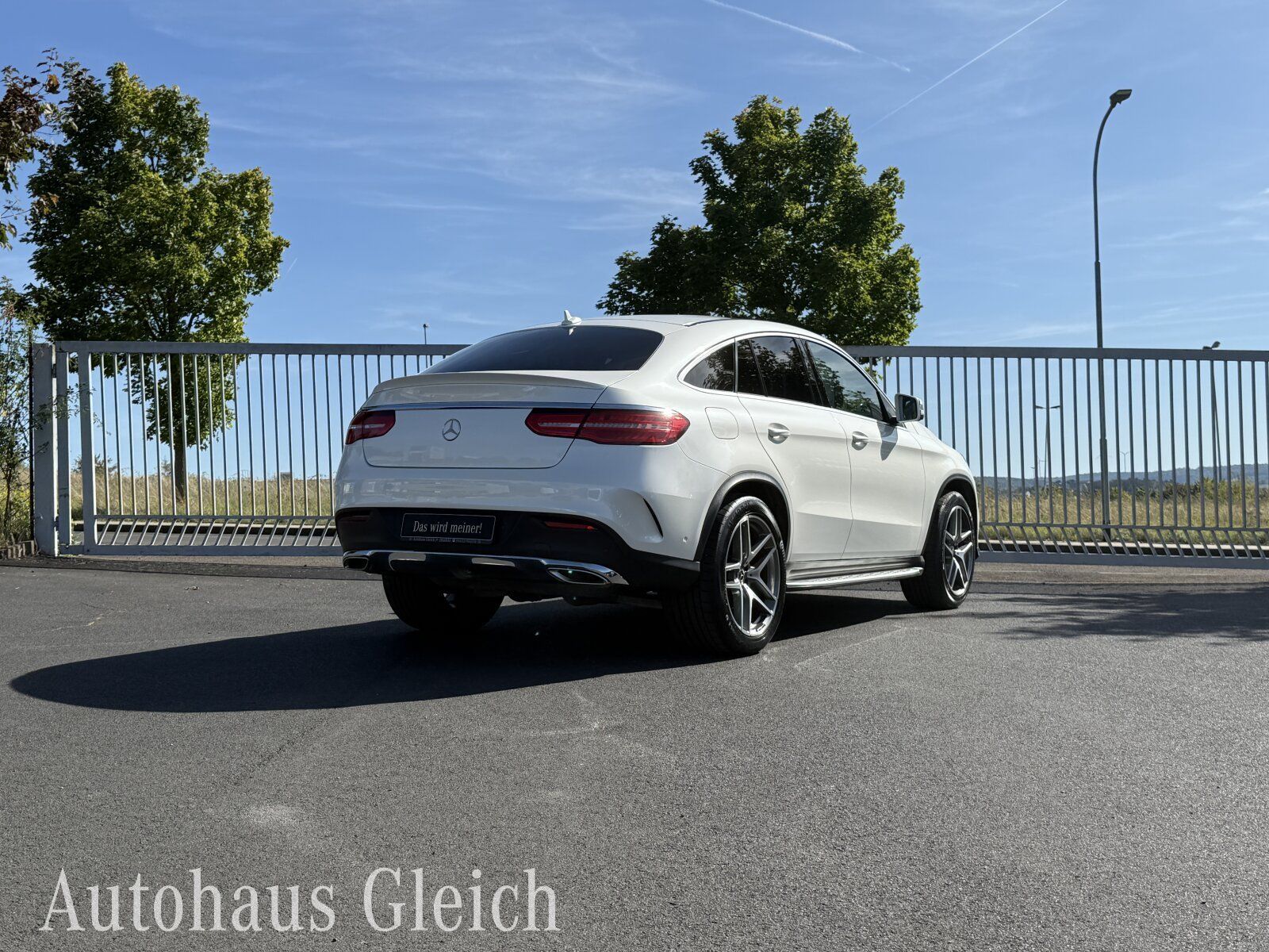 Fahrzeugabbildung Mercedes-Benz GLE 400 AMG Line 4Matic (EURO 6d-TEMP) COMAND AP