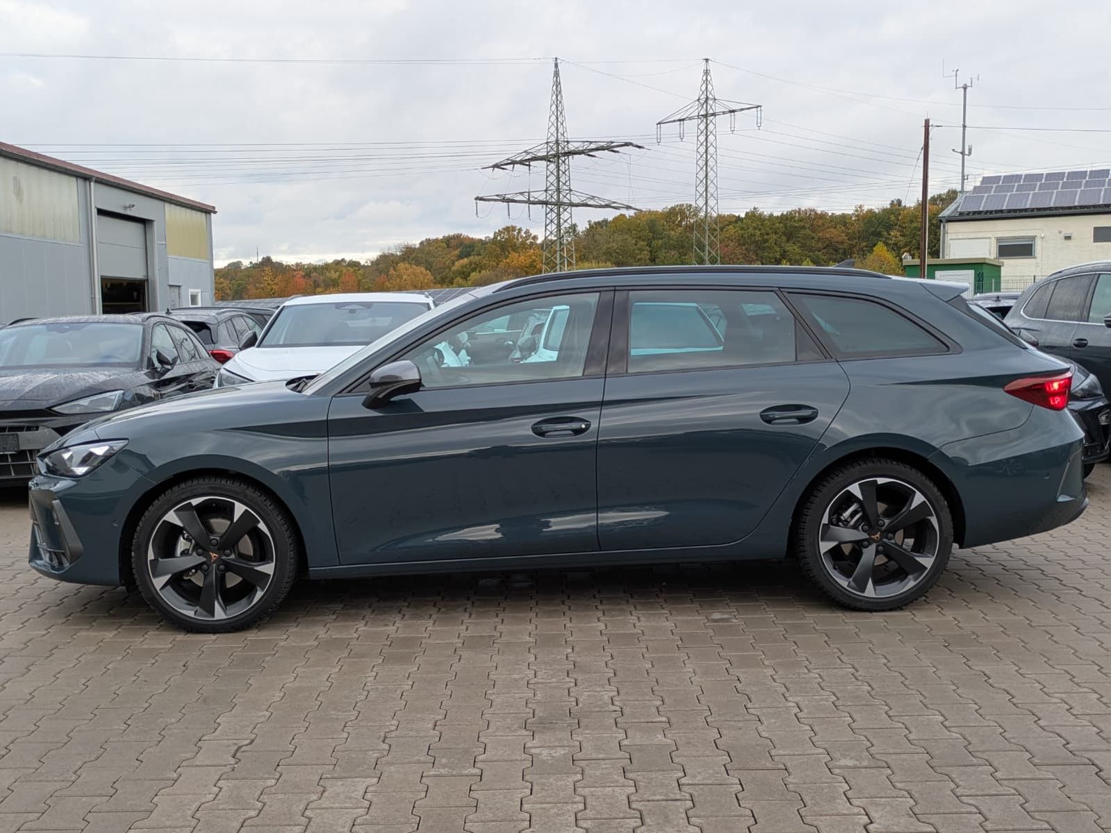 Fahrzeugabbildung CUPRA Leon 1.5 eTSI EDGE MATRIX*ACC*KAM*18"5JGARANTIE