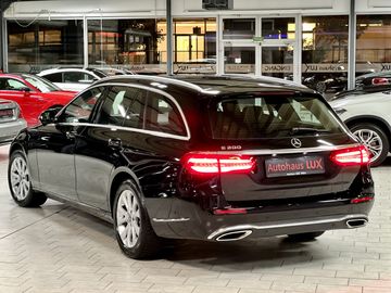 Mercedes E 200 - 9