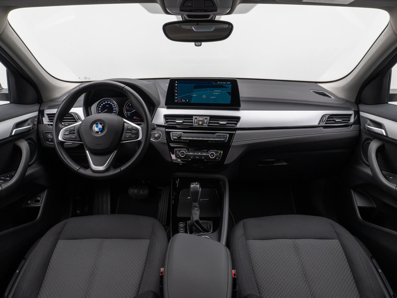 Fahrzeugabbildung BMW X2 xD25e Kamera HUD DAB HiFi Navi+Komfort Alarm