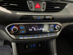 Fahrzeugabbildung Hyundai i30 SW 1.0 T-GDI TREND LED/SHZ/KAMERA/NAVI/SHZ