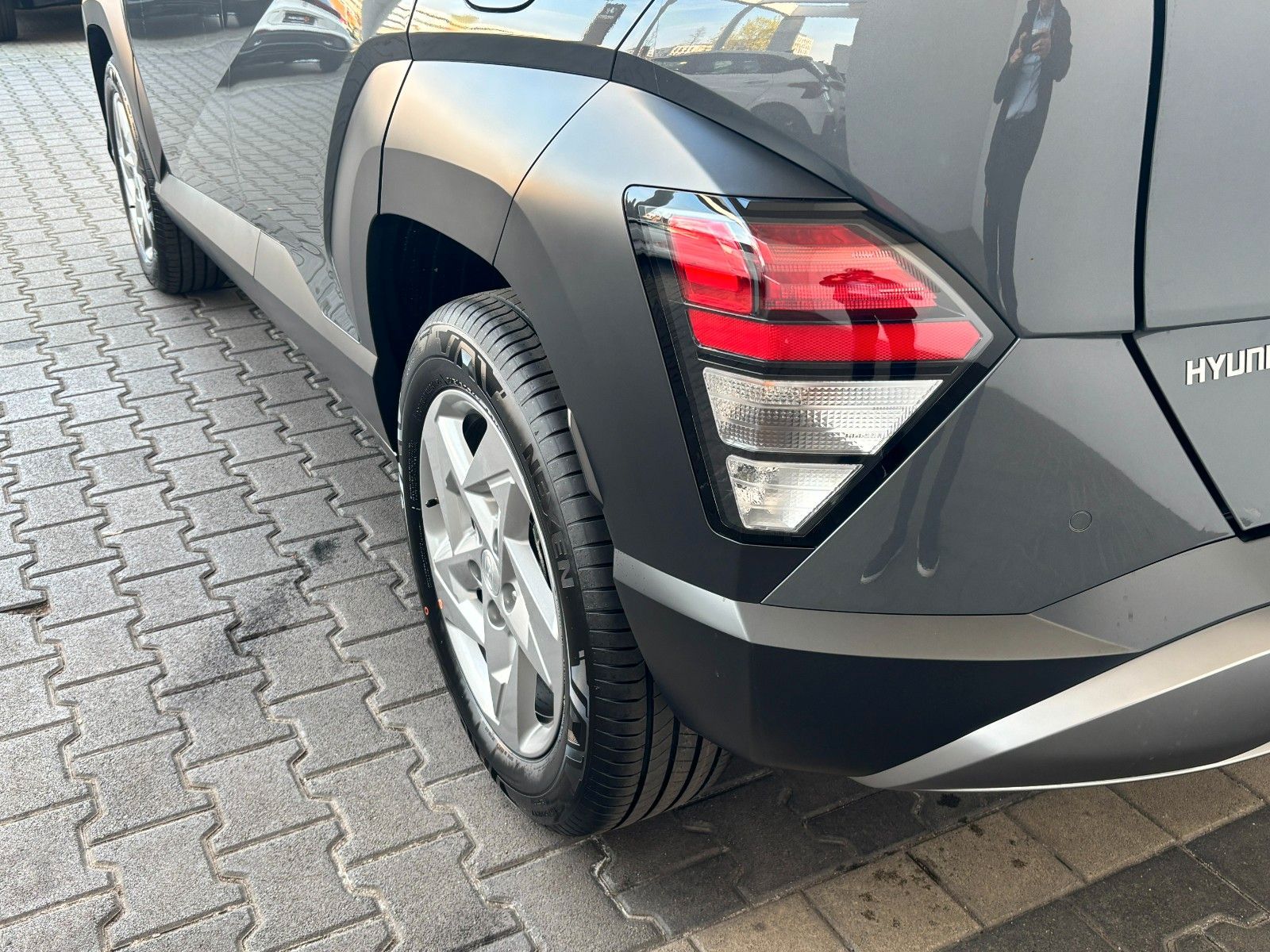 Fahrzeugabbildung Hyundai Kona 1.6 T-GDI Trend KlimaA,LED,Navi,SHZ,el.Heck